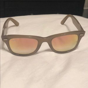 Woman’s Ray Band - Wayfarer